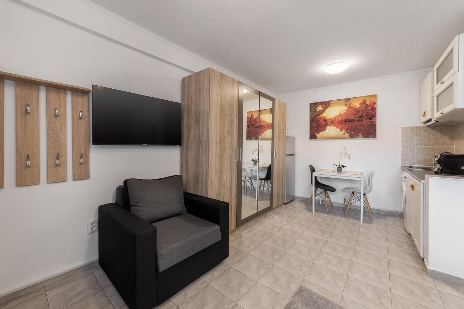 Downtown Victoria Studios By Citybookings 부쿠레슈티 외부 사진